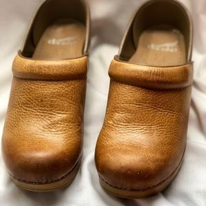 Dansko clogs: Honey Distressed